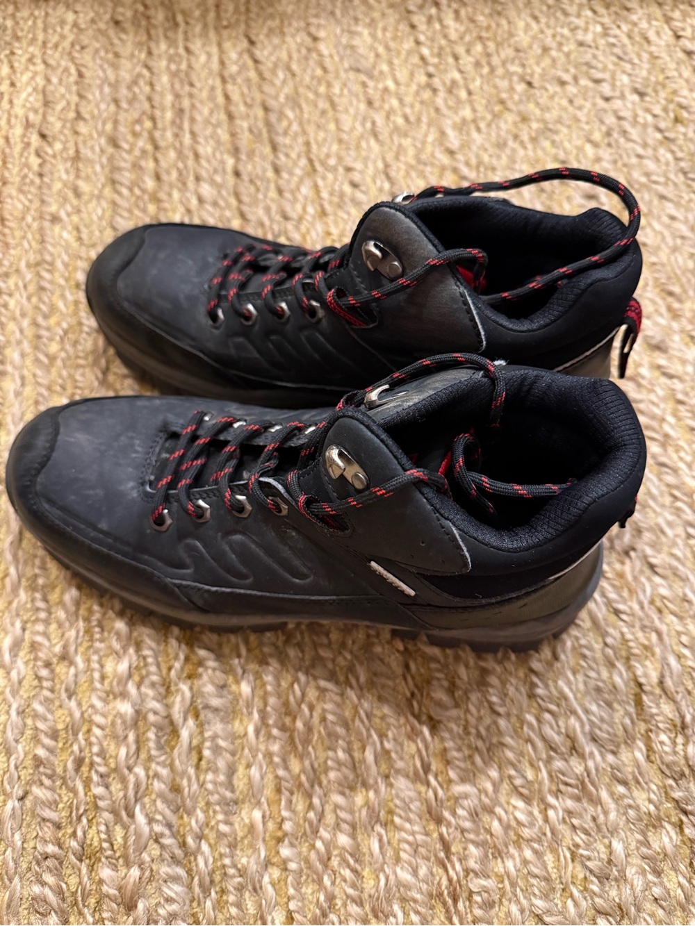 Men's Black Hiking Shoes Size 9M
